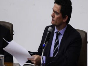 Partido de Bolsonaro acusa Moro de tumultuar ação na Justiça Eleitoral