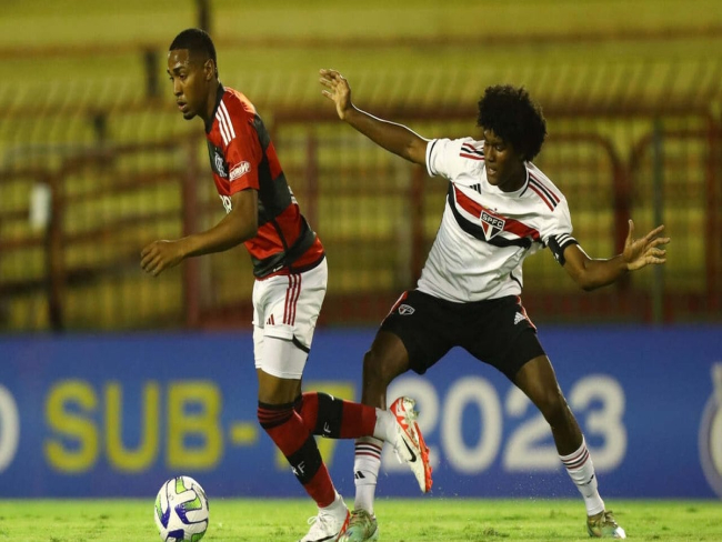 Brasileirão Sub 17: São Paulo empata com Flamengo e pega Palmeiras na final